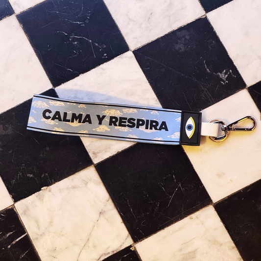 Llavero "Calma y Respira"